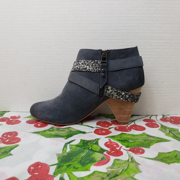Matt Berson Gray Suede Booties Size 7 - Picture 4 of 9
